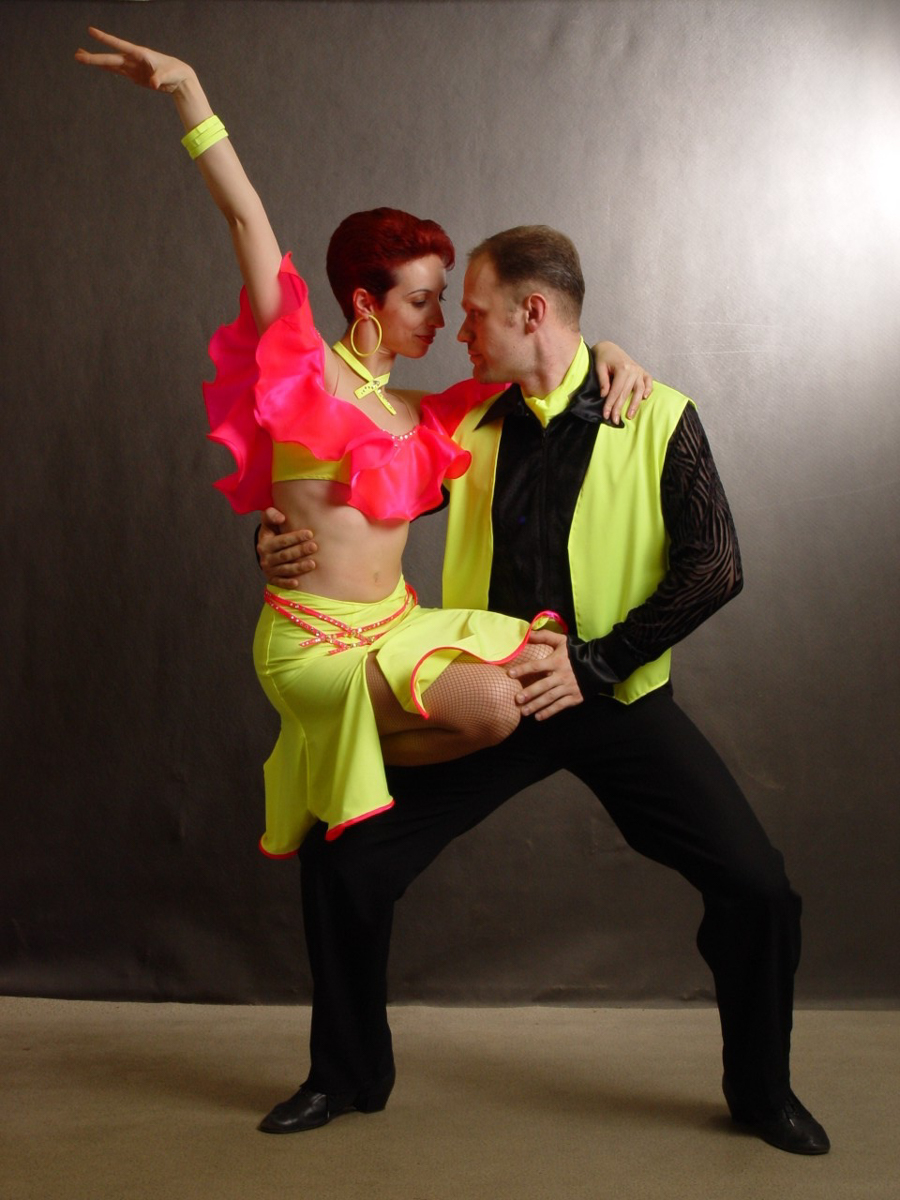 Мир танцовщицы — это не только отточенные движения, сцена, цветы и бурные овации, но и трогательные истории и забавные казусы, которые зачастую рассказывают только подругам по секрету. Нам удалось стать такой подругой для пяти владимирских барышень, живущих в ритме танца уже очень давно