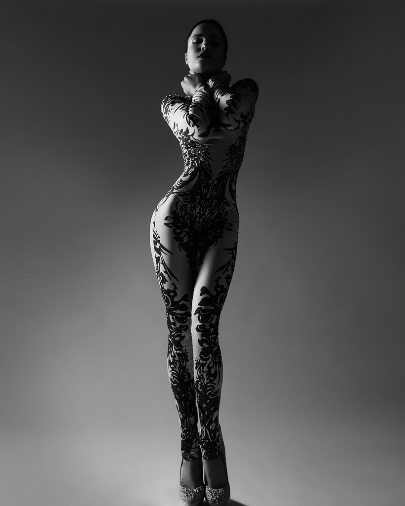 Мир танцовщицы — это не только отточенные движения, сцена, цветы и бурные овации, но и трогательные истории и забавные казусы, которые зачастую рассказывают только подругам по секрету. Нам удалось стать такой подругой для пяти владимирских барышень, живущих в ритме танца уже очень давно