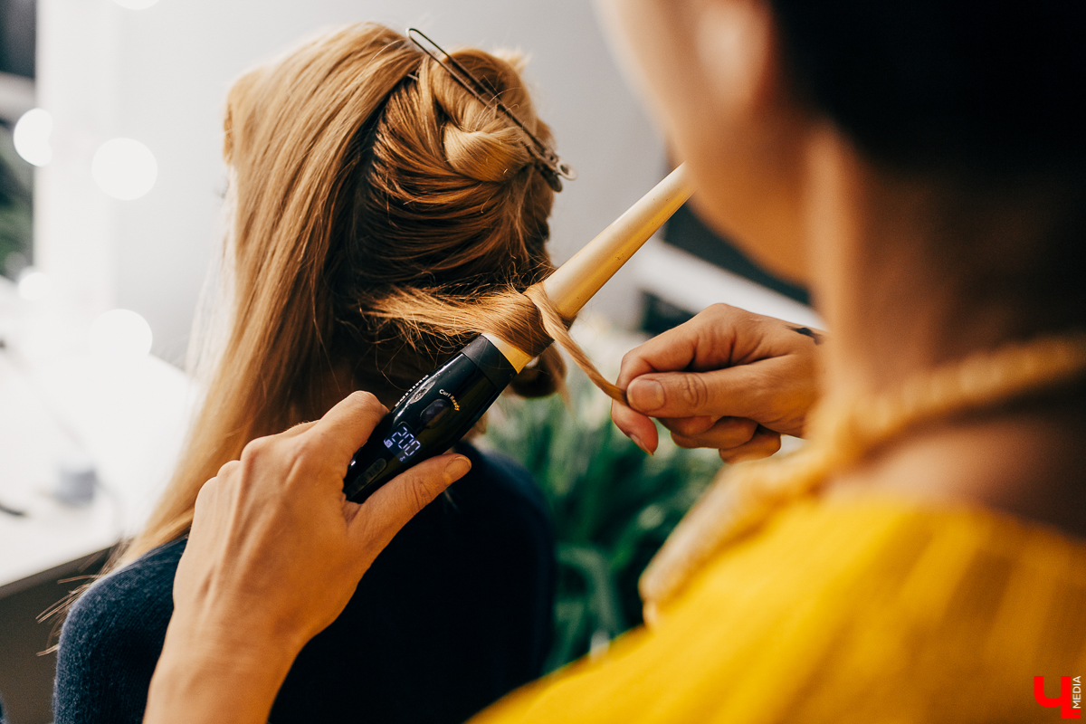 В умелых руках опытного визажиста человек легко превращается не только в фантастического героя, но и во вполне реального. Нырнуть в прошлое - тоже не проблема. Сделать из вас, скажем, голливудскую звезду 30-х годов можно за каких-то пару часов. Почувствовать себя в роли культовой личности решили и мы, перевоплотившись в Марлен Дитрих