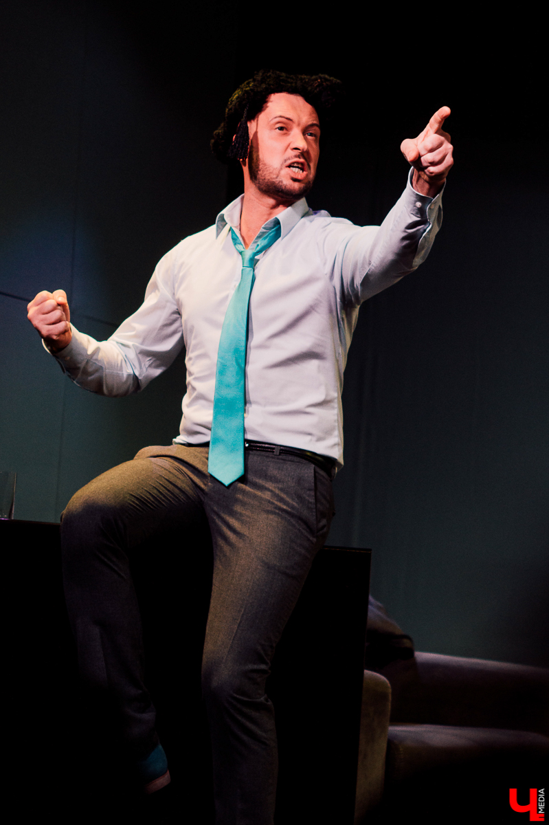 Четыре человека пришли на собеседование и заперты в одной комнате. Остаться должен лишь один. Рассказываем, почему прочтение пьесы Галсерана театром «Фавор» достойно внимания и когда случится следующий показ жизненного триллера