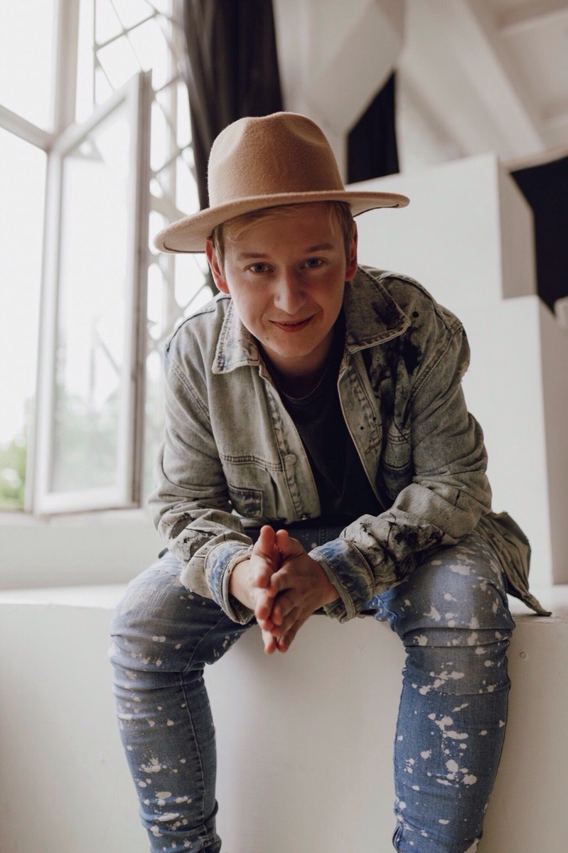 Финалисты крупнейшего российского рэп-фестиваля “Маятник Фуко” рассказывают, чем живут и о чем пишут. О новых веяниях владимирского рэпа и новом альбоме BLESSWOOD читайте в материале