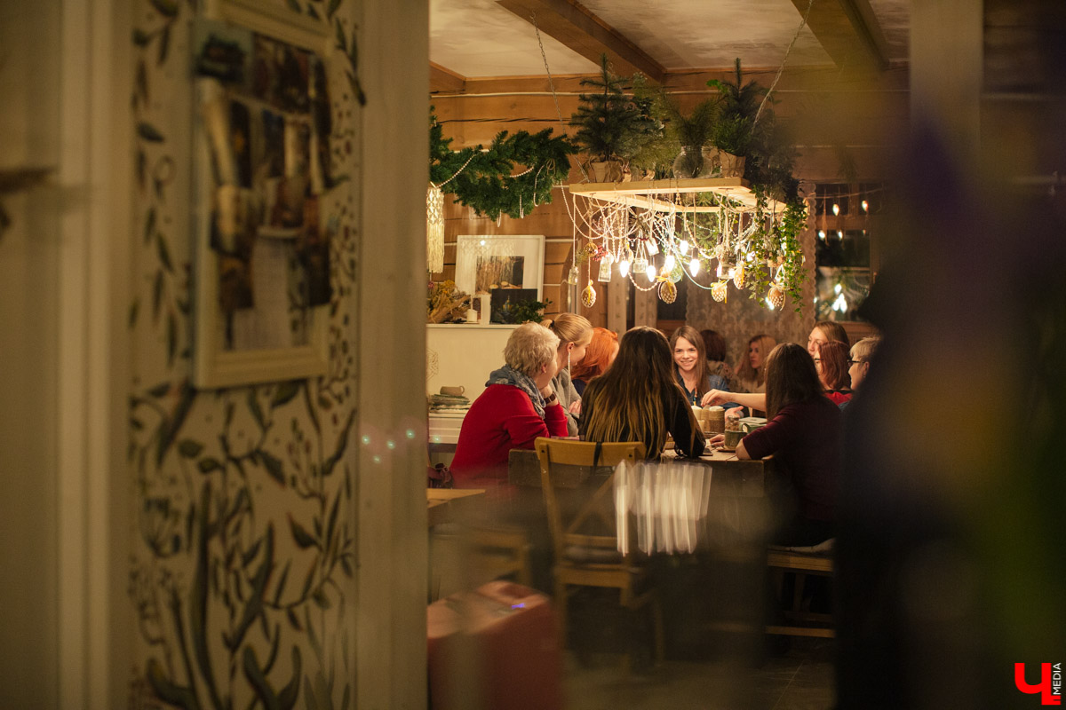 Литературный блогер Агата Варламова объединила вокруг себя почитателей книг. Они регулярно собираются в кофейнях и обсуждают прочитанное