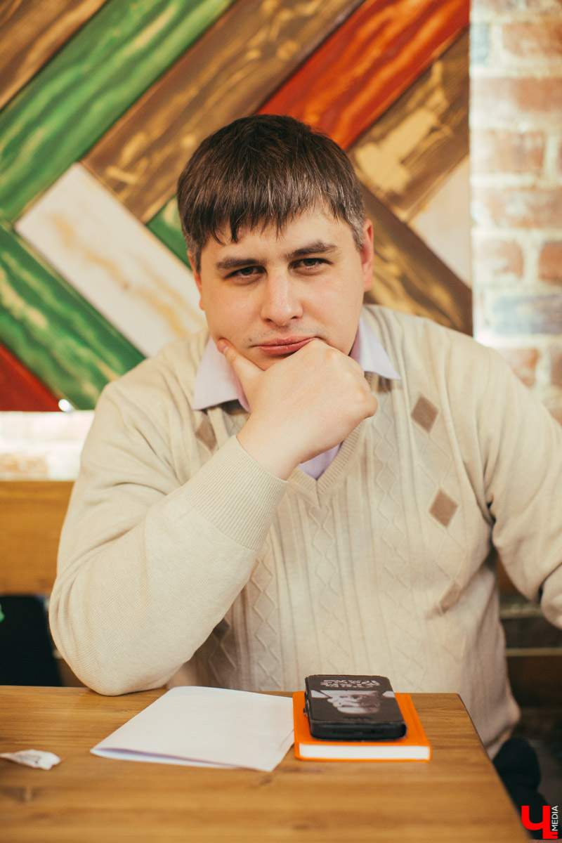 Доверяй, но проверяй: выясняем у владимирского физика Антона Бурцева, что сильнее - чудо или наука?