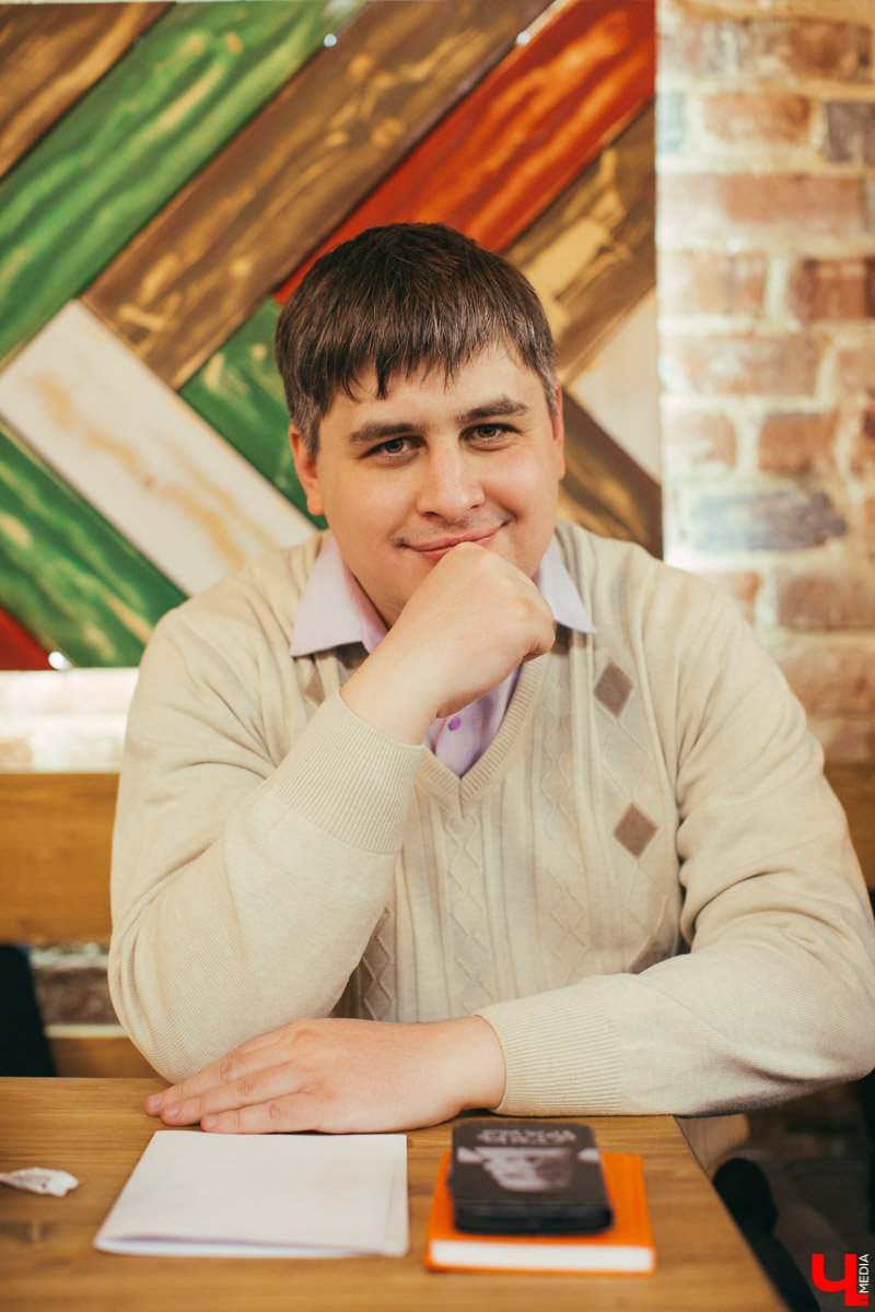 Доверяй, но проверяй: выясняем у владимирского физика Антона Бурцева, что сильнее - чудо или наука?