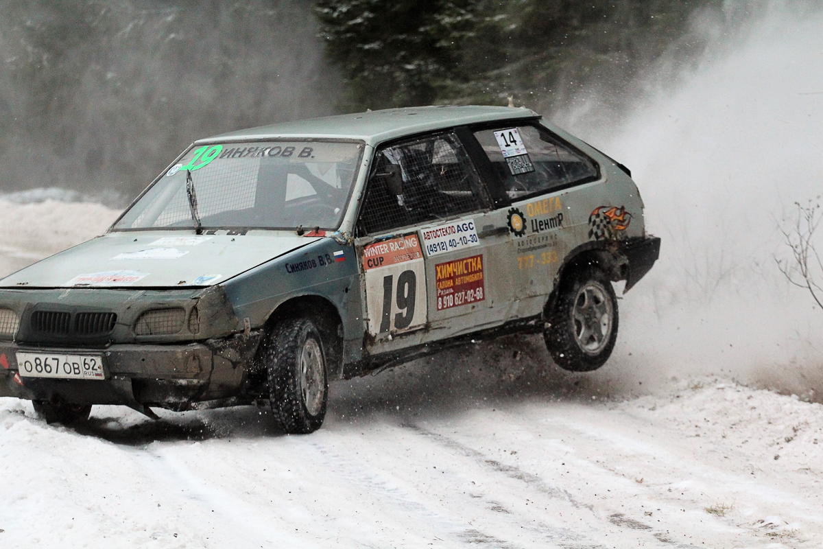 Пока домоседы праздновали Рождество в кругу семьи, владимирские гонщики рассекали по снегу и льду. Рассказываем о красивом возвращении «Другой скорости», гонках на воде и пользе «опасного» вождения