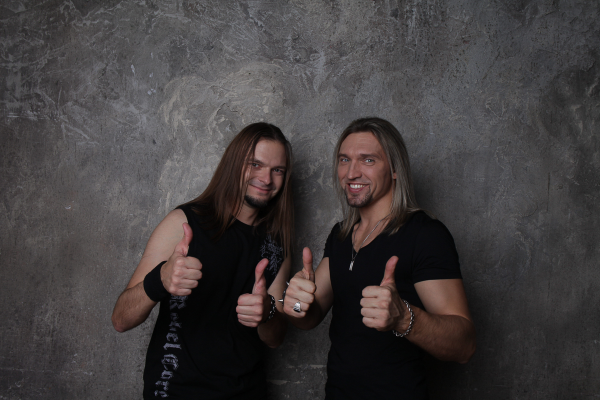 25 января Михаил Бугаев вместе с нынешним солистом «Гран-КуражЪ» Петром Елфимовым приезжают к нам во Владимир с концертом. Самые топовые хиты группы в акустической обработке прозвучат на сцене творческой лаборатории «Другой Бар»