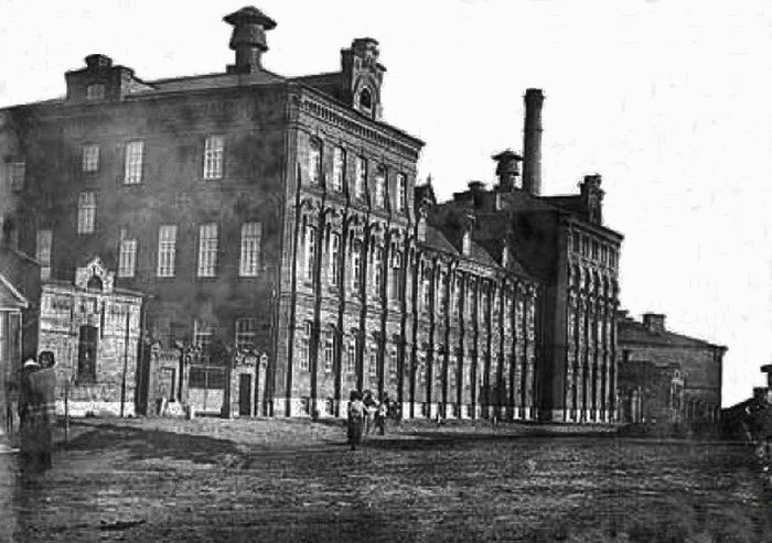 До революции Владимирская губерния занимала 2-е место по объему промышленного производства в центральной части Российской империи. Правда, сама губернская столица в этом плане не блистала