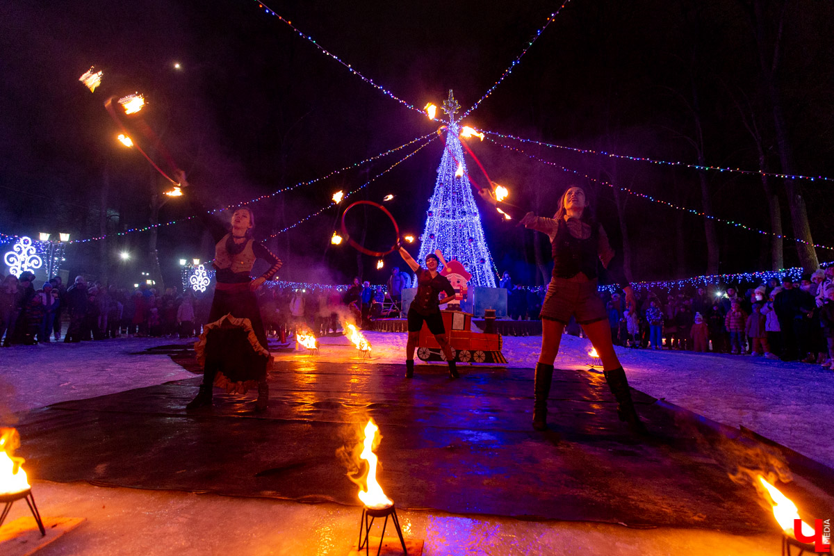 Любители активного отдыха, внимание! Пока погода позволяет, хватайте коньки и наслаждайтесь красотами Владимира на центральном катке города