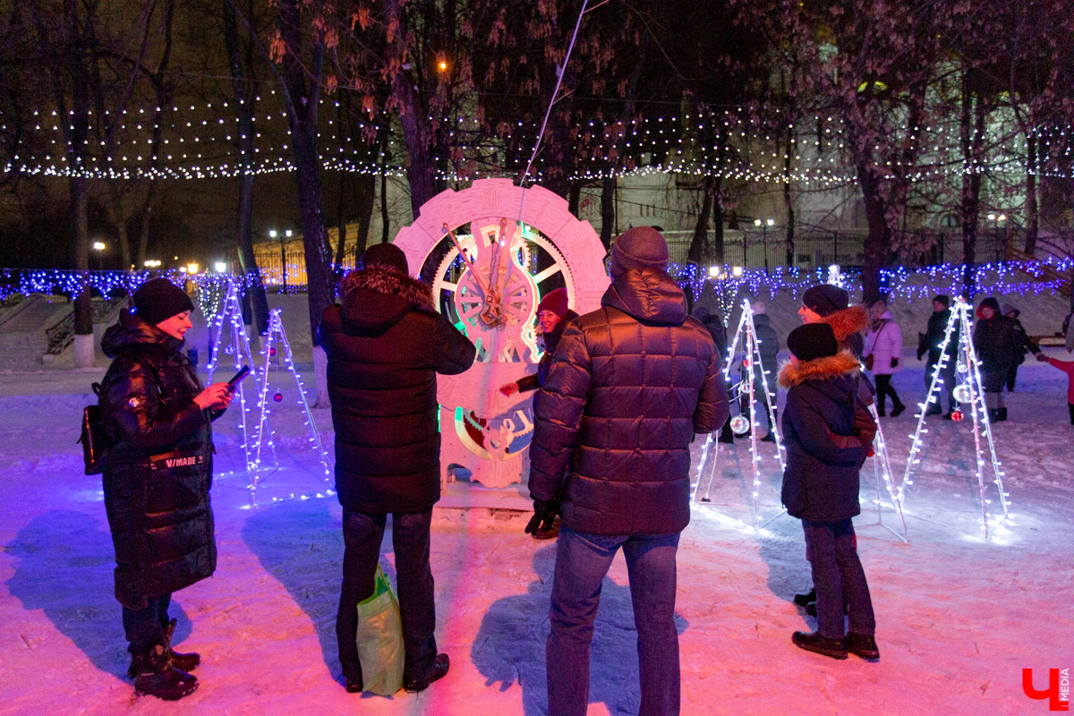 Любители активного отдыха, внимание! Пока погода позволяет, хватайте коньки и наслаждайтесь красотами Владимира на центральном катке города
