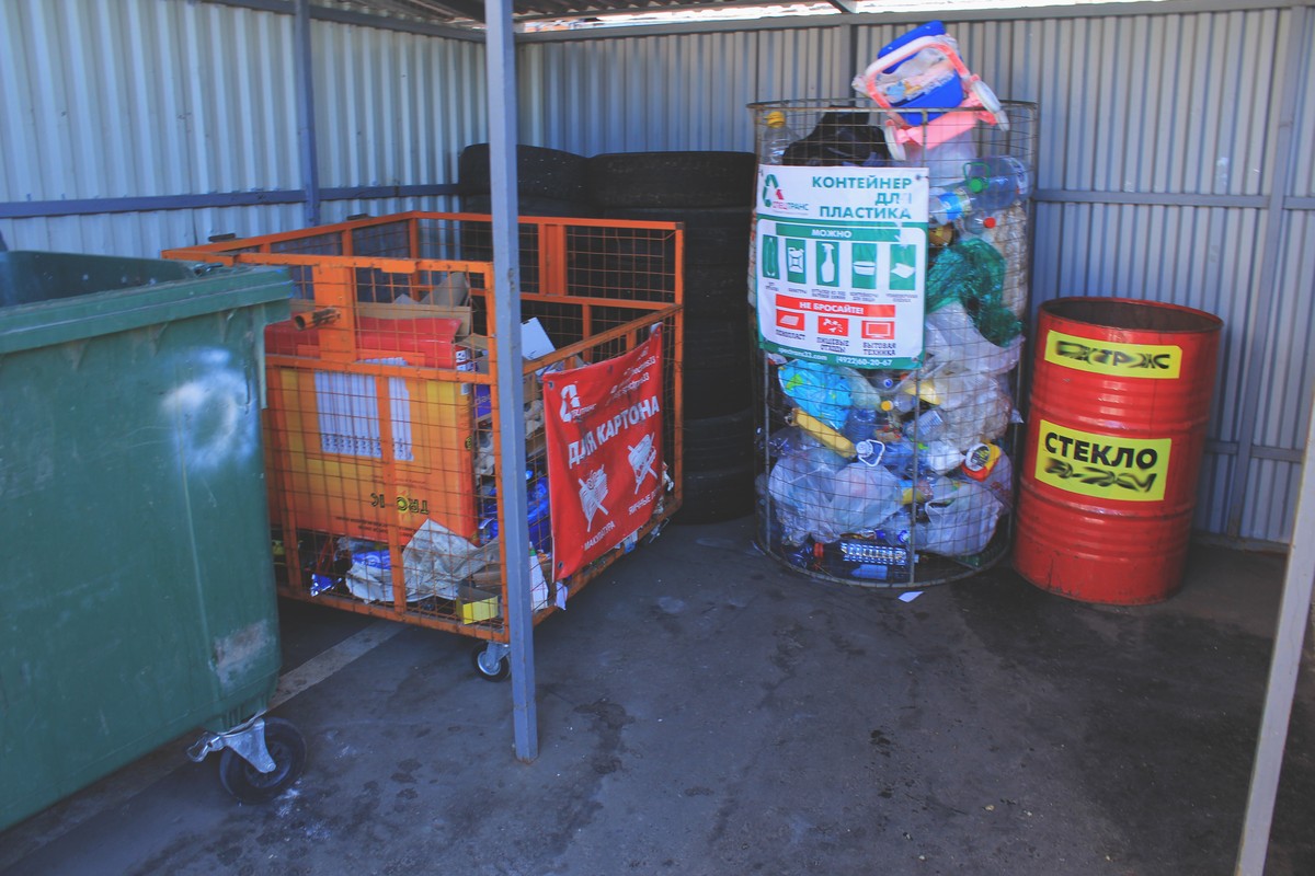 Мусорный вопрос во Владимире теперь стоит особенно остро. Объясняем, что к чему и как на отсутствие контейнеров для сортировки реагируют жители — даже песню написали!