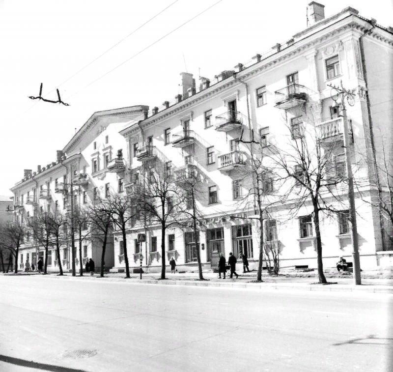 Чем примечательна Большая Нижегородская? Когда появилась эта центральная улица Владимира? И как она выглядела раньше? Небольшой экскурс в историю помог подготовить краевед Александр Пронин