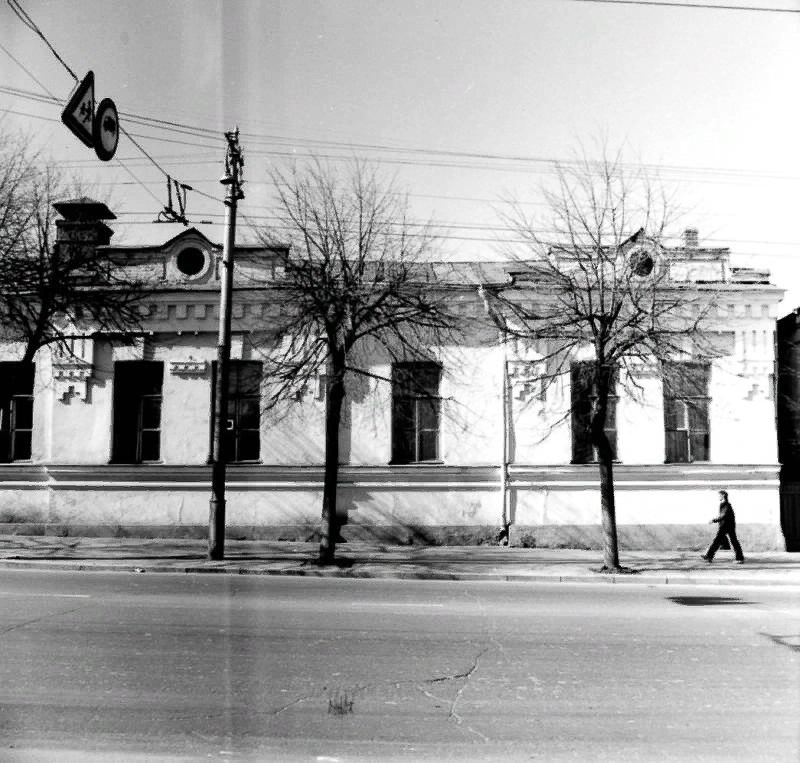 Чем примечательна Большая Нижегородская? Когда появилась эта центральная улица Владимира? И как она выглядела раньше? Небольшой экскурс в историю помог подготовить краевед Александр Пронин