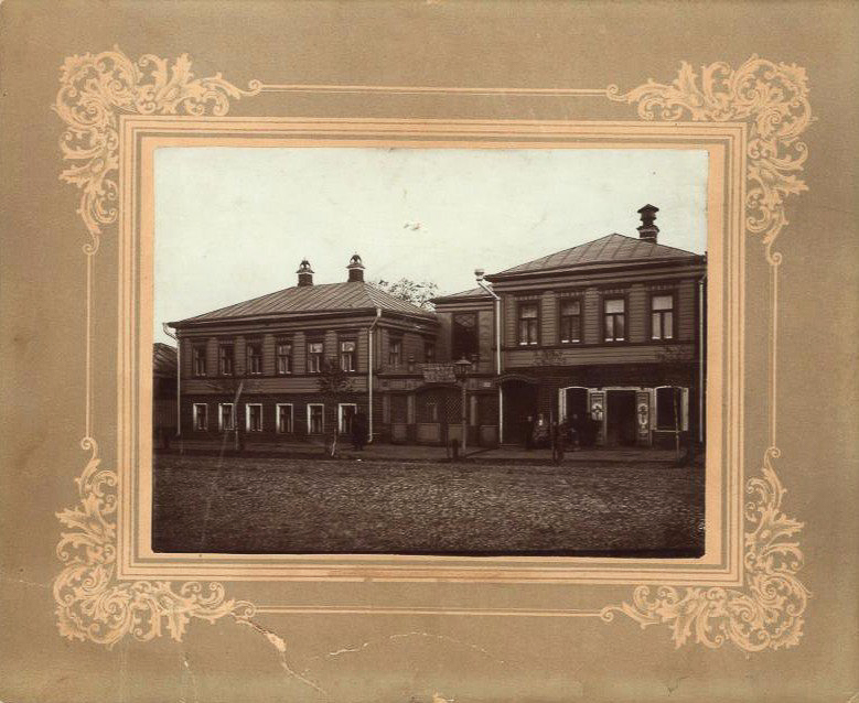 Чем примечательна Большая Нижегородская? Когда появилась эта центральная улица Владимира? И как она выглядела раньше? Небольшой экскурс в историю помог подготовить краевед Александр Пронин