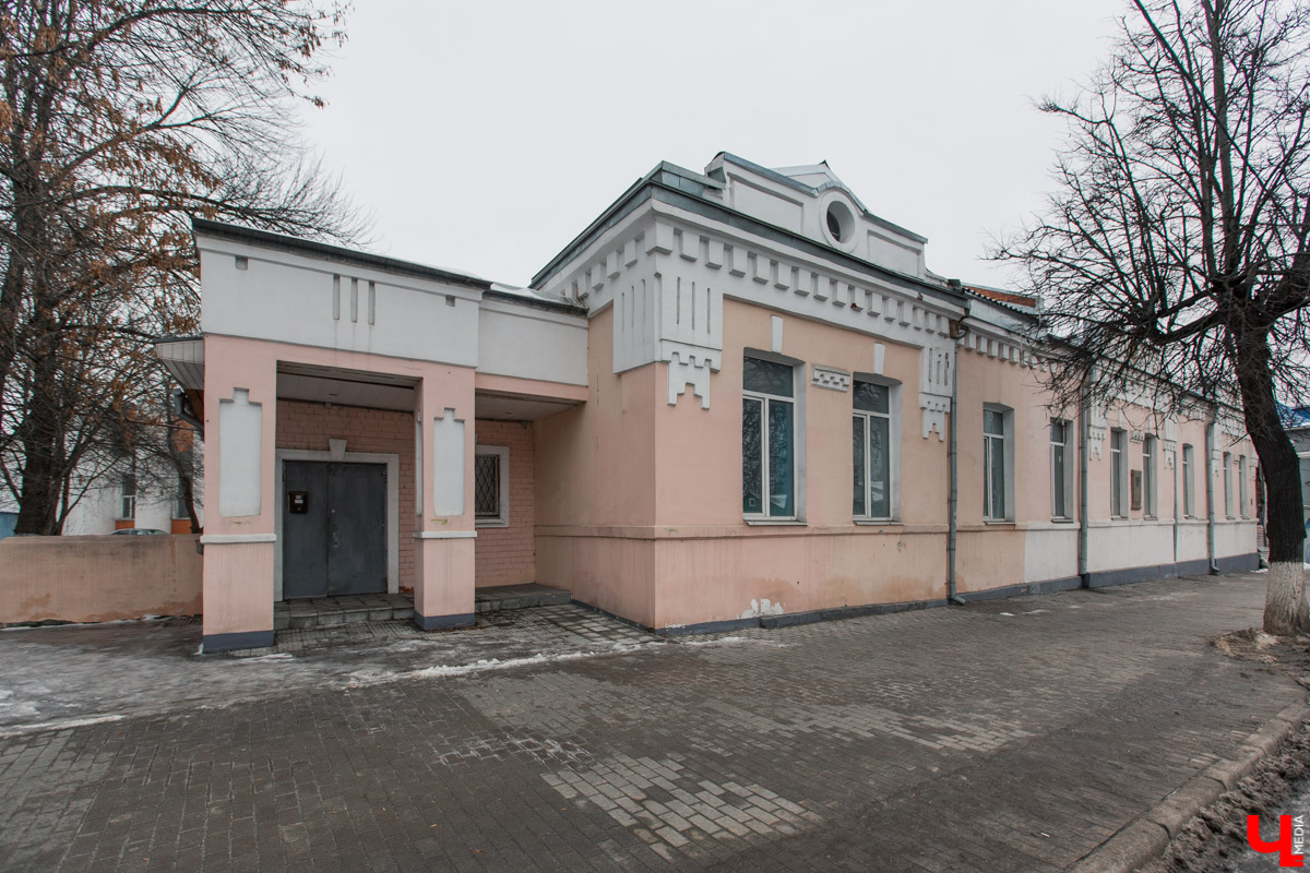 Чем примечательна Большая Нижегородская? Когда появилась эта центральная улица Владимира? И как она выглядела раньше? Небольшой экскурс в историю помог подготовить краевед Александр Пронин