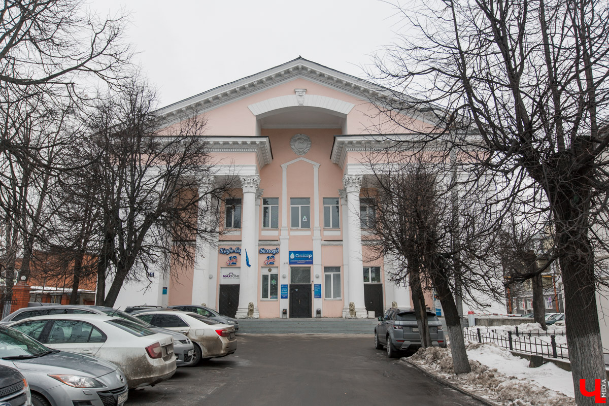 Чем примечательна Большая Нижегородская? Когда появилась эта центральная улица Владимира? И как она выглядела раньше? Небольшой экскурс в историю помог подготовить краевед Александр Пронин