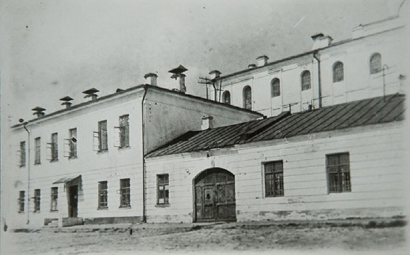 Чем примечательна Большая Нижегородская? Когда появилась эта центральная улица Владимира? И как она выглядела раньше? Небольшой экскурс в историю помог подготовить краевед Александр Пронин