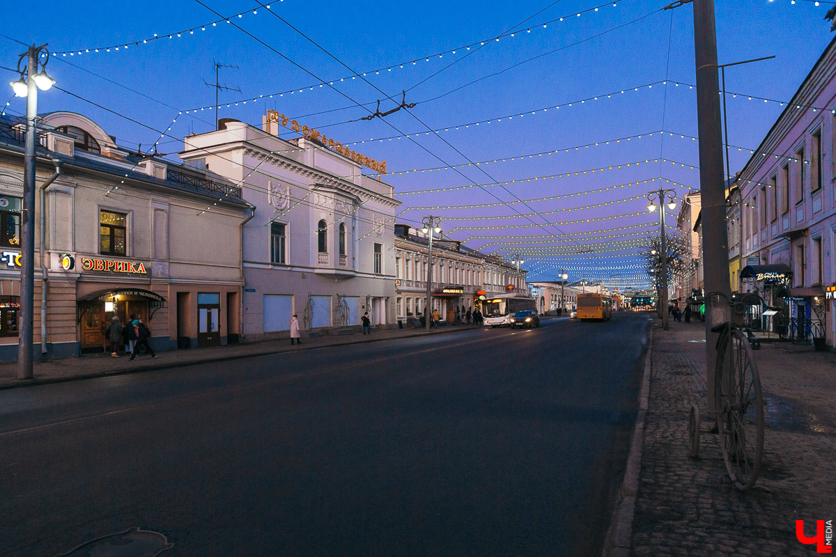 Смогут ли владимирцы проводить свой досуг в старейшем кинотеатре города? Трижды безуспешно попытавшись найти инвестора, муниципалитет решил взять дело в свои руки и превратить «Художественный» в культурно-досуговый центр с показом фильмов