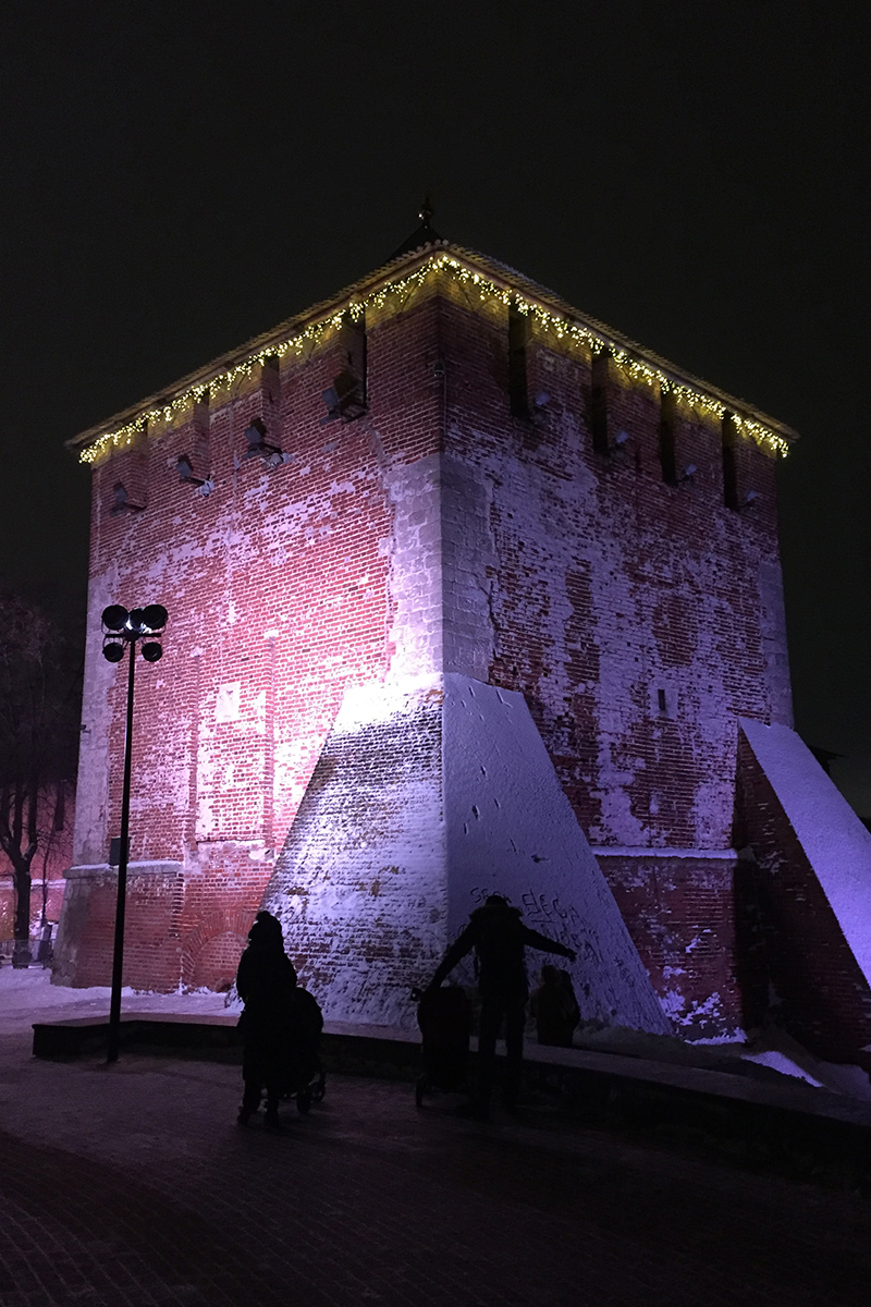 Выходные на носу, так что читайте наш гид по самым интересным местам Нижнего Новгорода: метро, велопрокат, театр “Преображение!, Покровка, канатная дорога