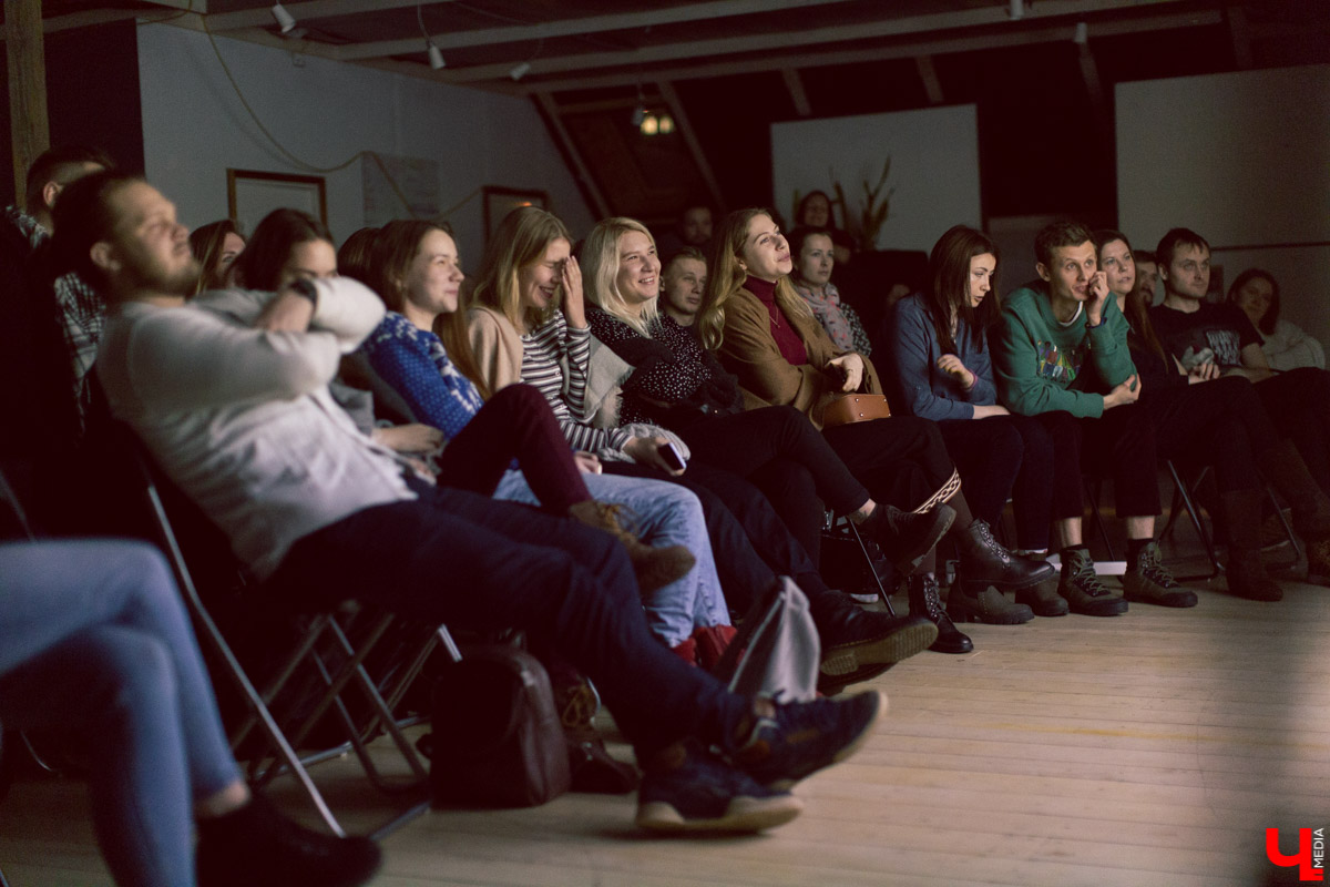 В культурном центре “Стрелецкая 25” показали фильм “33 слова о дизайне”. Ну а после этого была интересная дискуссия о дизайне русском и владимирском в частности