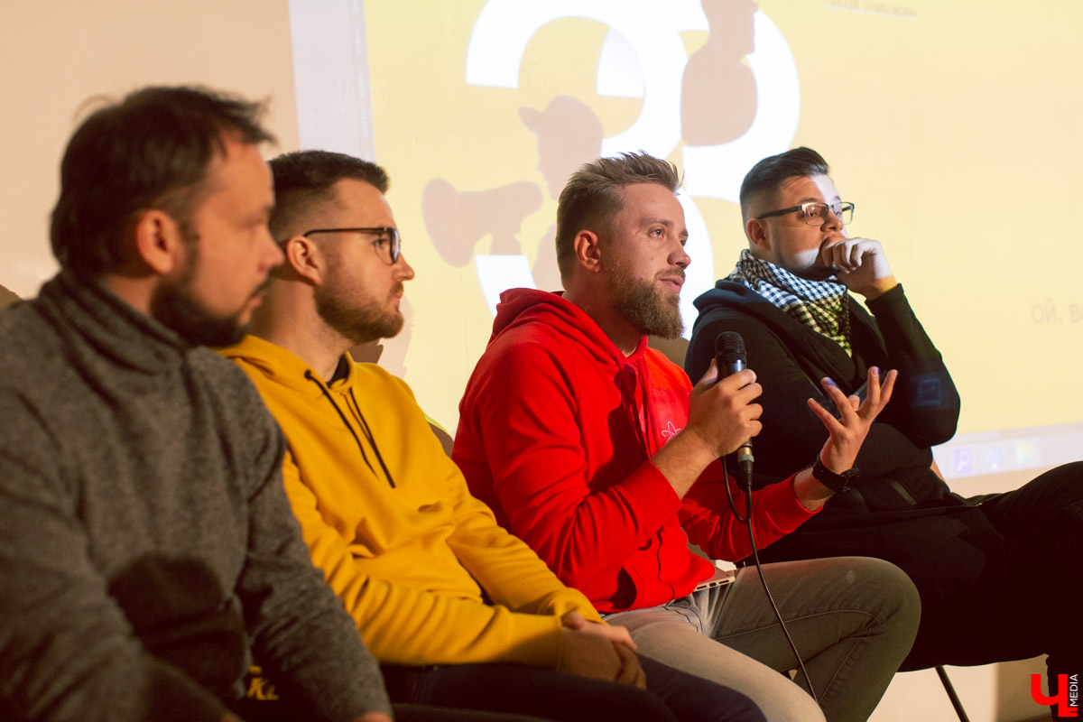 В культурном центре “Стрелецкая 25” показали фильм “33 слова о дизайне”. Ну а после этого была интересная дискуссия о дизайне русском и владимирском в частности