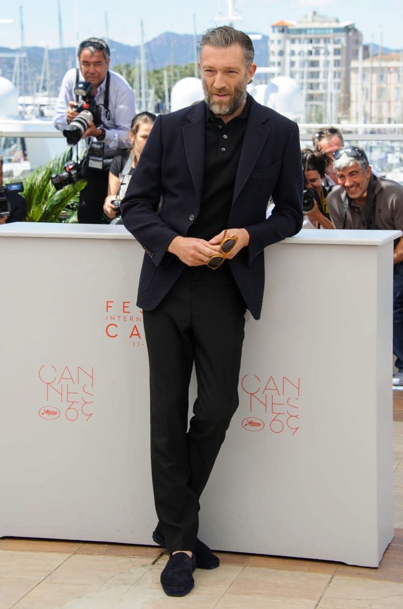 Вместе с автором рубрики “Модный чиновник” Соней Леткой раскрываем секреты успеха, которые помогут не загубить все на моменте знакомства с девушкой