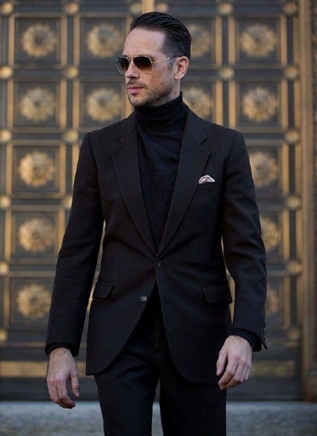 Вместе с автором рубрики “Модный чиновник” Соней Леткой раскрываем секреты успеха, которые помогут не загубить все на моменте знакомства с девушкой