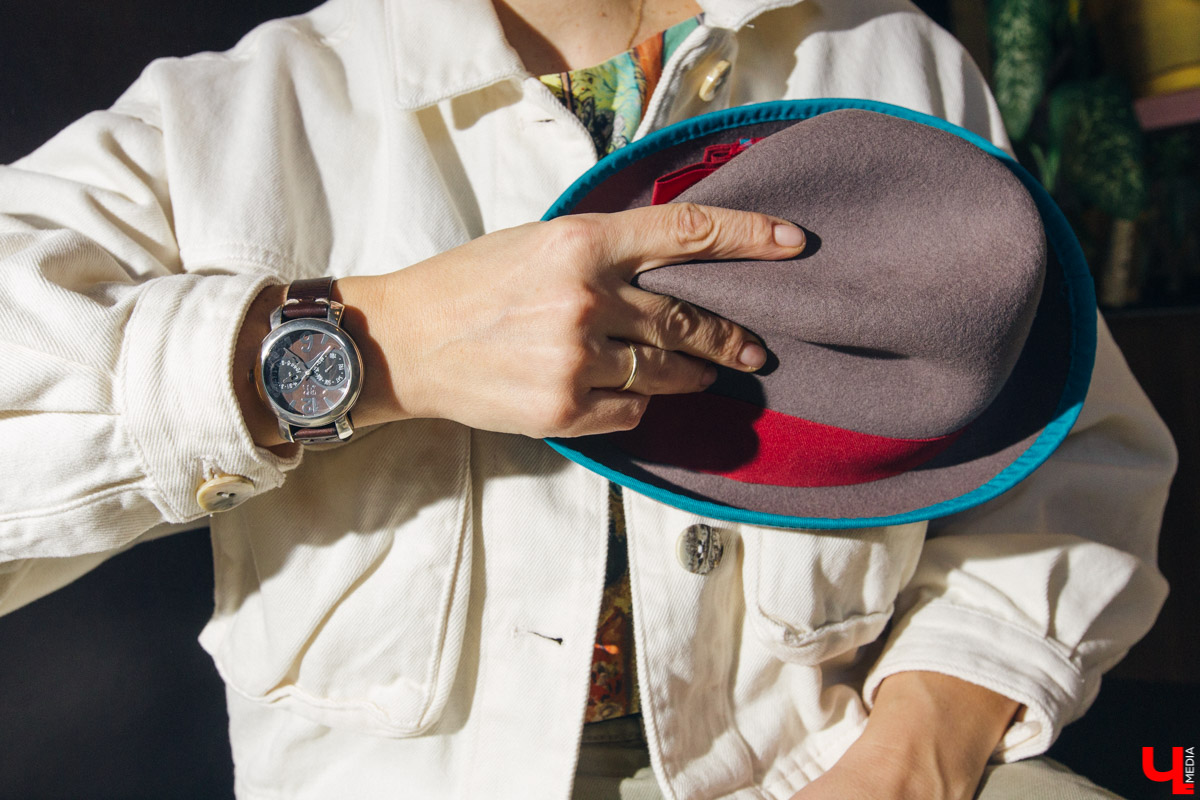 Создатель выставки “OUT.Наружу” Анастасия Вавилова очень любит красиво одеваться, не затрачивая при этом слишком больших денег