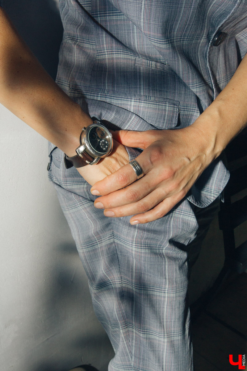 Создатель выставки “OUT.Наружу” Анастасия Вавилова очень любит красиво одеваться, не затрачивая при этом слишком больших денег