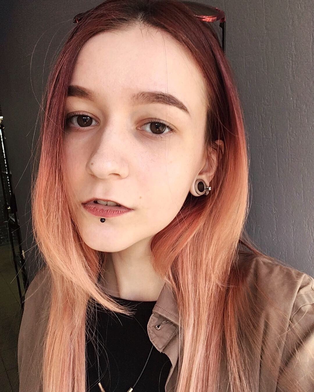 Вы точно видели работы этих прекрасных девушек на татуировках, логотипах и даже стенах заведений. Рассказываем о художницах, которые покорили наш город и готовятся покорять Вселенную