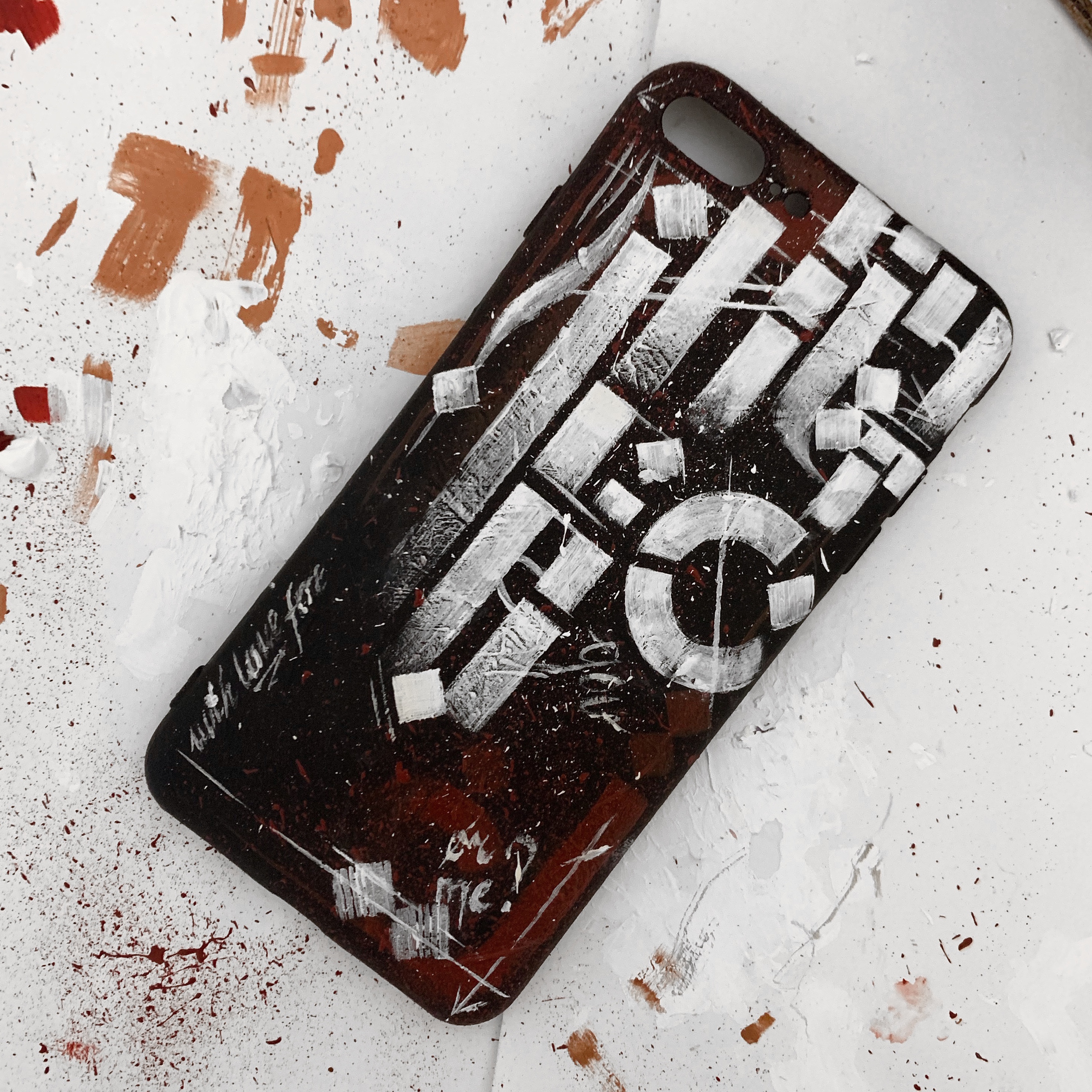 Вы точно видели работы этих прекрасных девушек на татуировках, логотипах и даже стенах заведений. Рассказываем о художницах, которые покорили наш город и готовятся покорять Вселенную