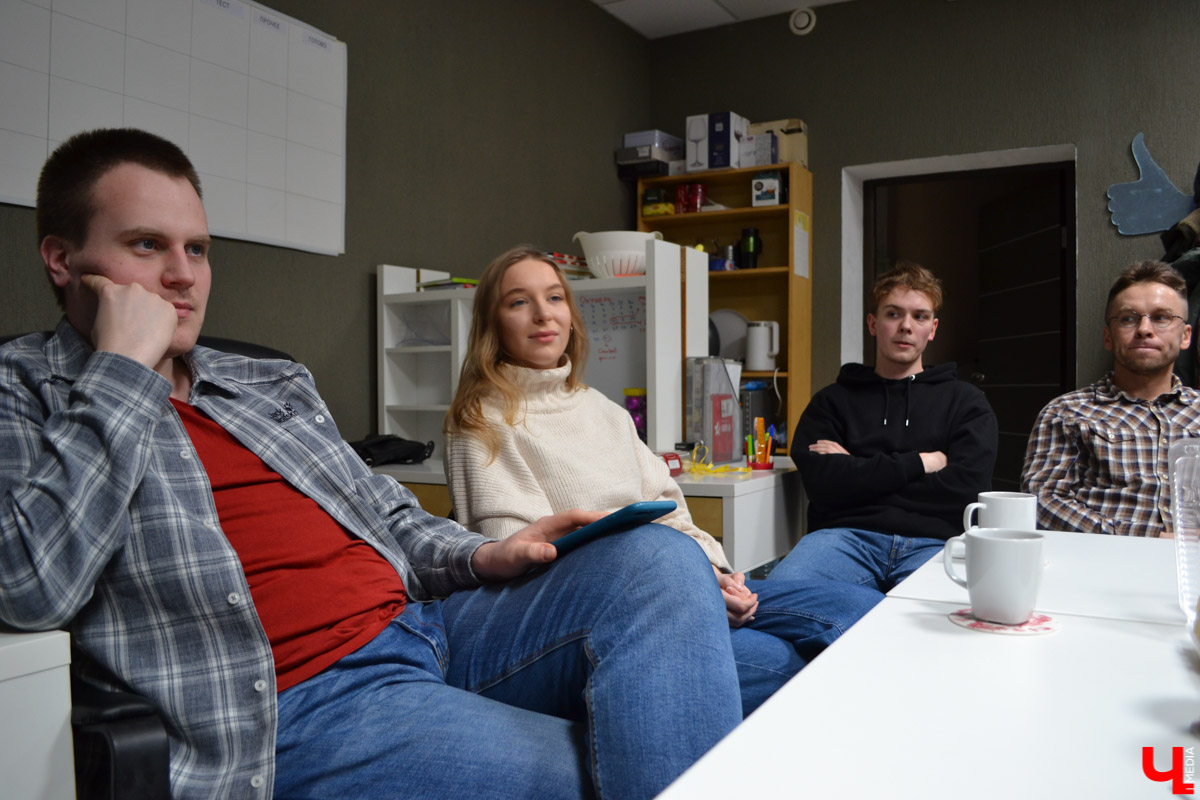 22 января молодые и предприимчивые дизайнеры, художники, видеографы, представители рекламного бизнеса и журналисты собрались вместе, чтобы обсудить создание кода, логотипа и бренда города