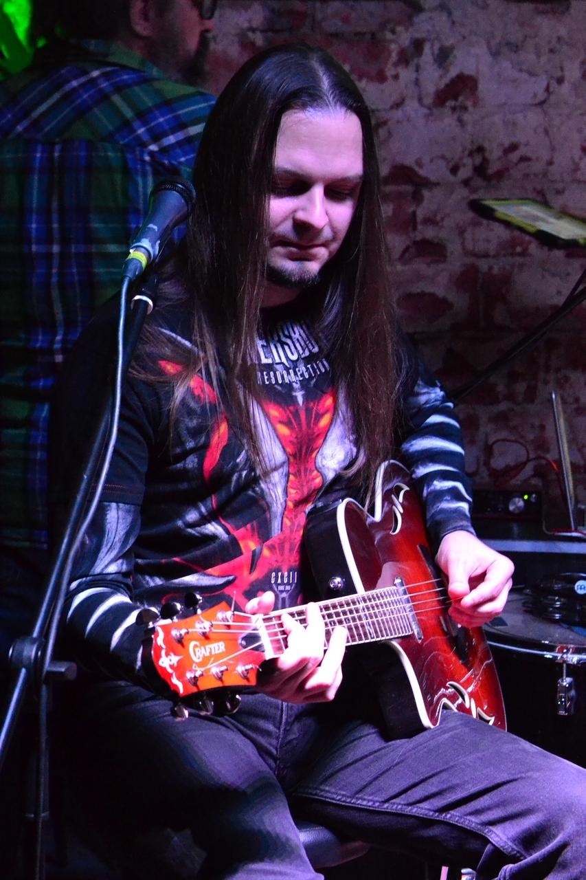 В эту субботу во Владимире с акустическим концертом выступили музыканты группы «Гран-КуражЪ» - гитарист Михаил Бугаев и вокалист Петр Елфимов