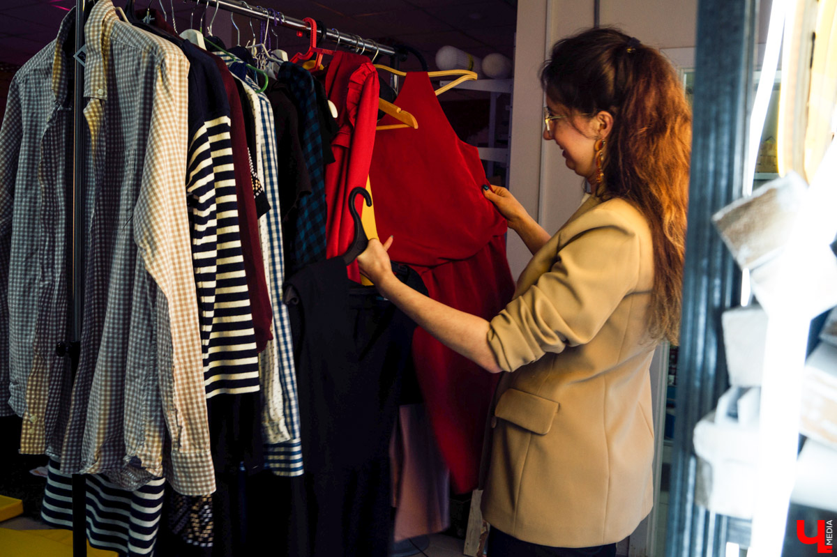 Узнали много интересного о новых гаражных распродажах во Владимире и собрали с помощью стилиста три бюджетных look`а на все случаи жизни