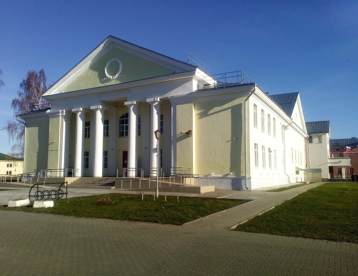 Третье место по посещаемости кинотеатров в ЦФО - это неспроста. Разбираемся, куда жители Владимирской области ходят в кино и почему оно вдруг стало таким популярным