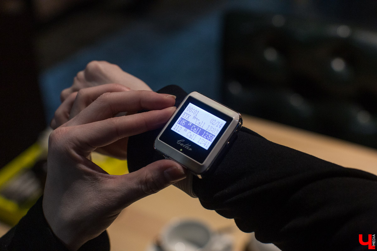 Каково это: работать официантом в ресторане? Как устроена вся эта «кухня»? Журналист испытала это на себе