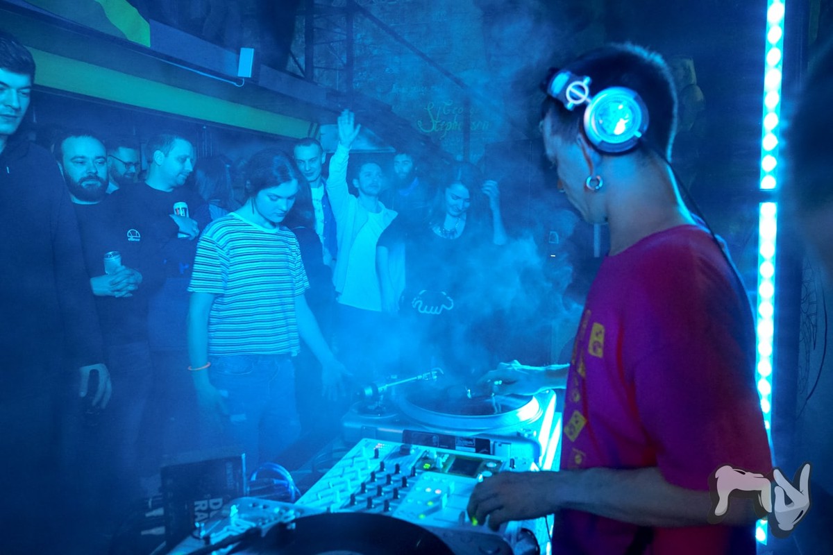 Нетипичные тусовки города с ямайскими мотивами и драм-энд-бэйсом уже полюбились горожанам. Тем, кто не в курсе дела, к прочтению обязательно!