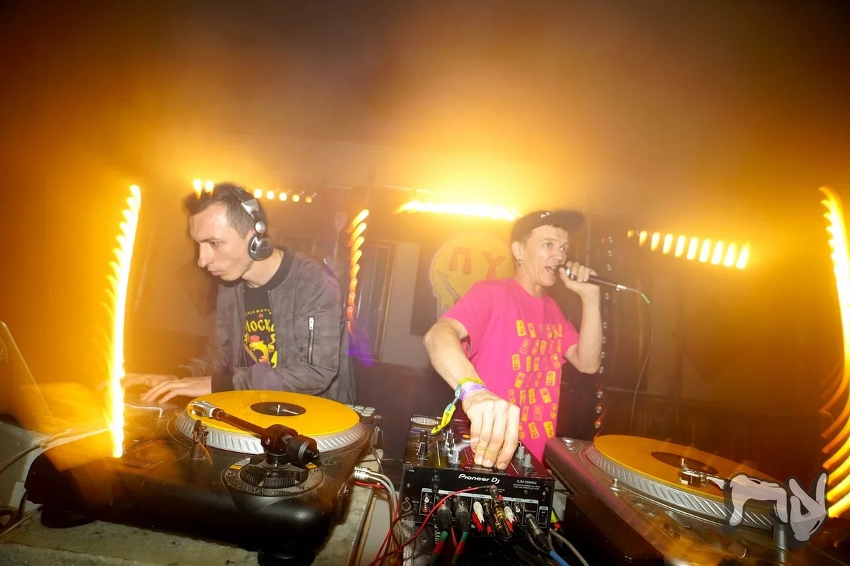 Нетипичные тусовки города с ямайскими мотивами и драм-энд-бэйсом уже полюбились горожанам. Тем, кто не в курсе дела, к прочтению обязательно!