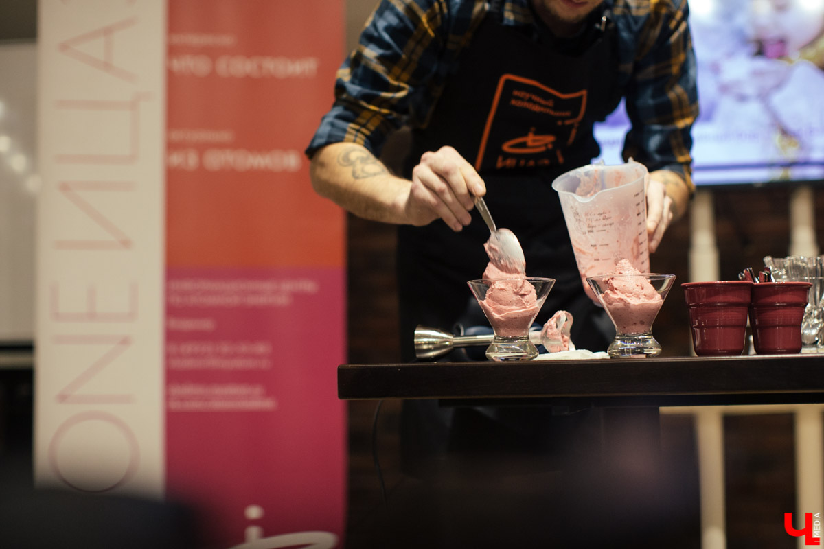 Ток-шоу «Научный холодильник» посвящено вкусняшкам, но так как от одного вида долгожданного снега у владимирцев текут слюнки, ИЦАЭ пошли на хитрость — совместили приятное с интересным