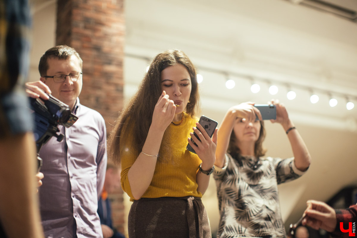 Ток-шоу «Научный холодильник» посвящено вкусняшкам, но так как от одного вида долгожданного снега у владимирцев текут слюнки, ИЦАЭ пошли на хитрость — совместили приятное с интересным