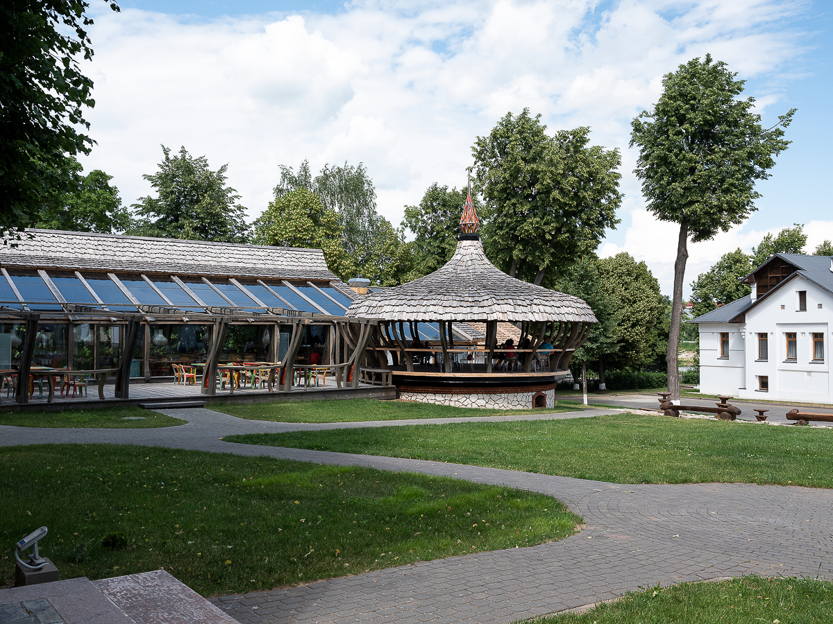 14 февраля в ресторане «Лепота» в Суздале состоится необычное мероприятие — «15 дней до весны, гастрономический гала-ужин в четыре руки». Звездный гость — Константин Ивлев