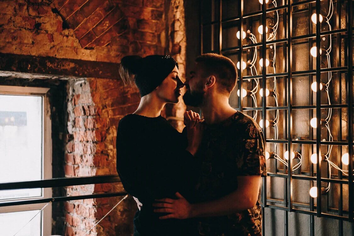 Самые интересные идеи рождаются благодаря вдохновению. Соня Цымбалюк, соучредитель двух популярных заведений во Владимире и Радужном, черпает его от животных. Рассказываем об олене, еноте, ястребе и других пушистых любимцах серьезной девушки