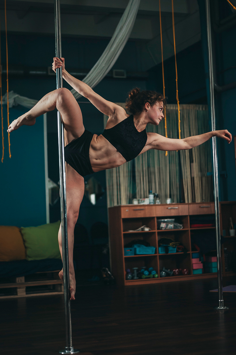 У жительниц Владимира остался последний шанс побороться за годовой абонемент в фитнес-клуб «Атмосфера». И этим шансом сегодня воспользовалась Анастасия Шиголева — первая претендентка на звание «Девушка февраля»