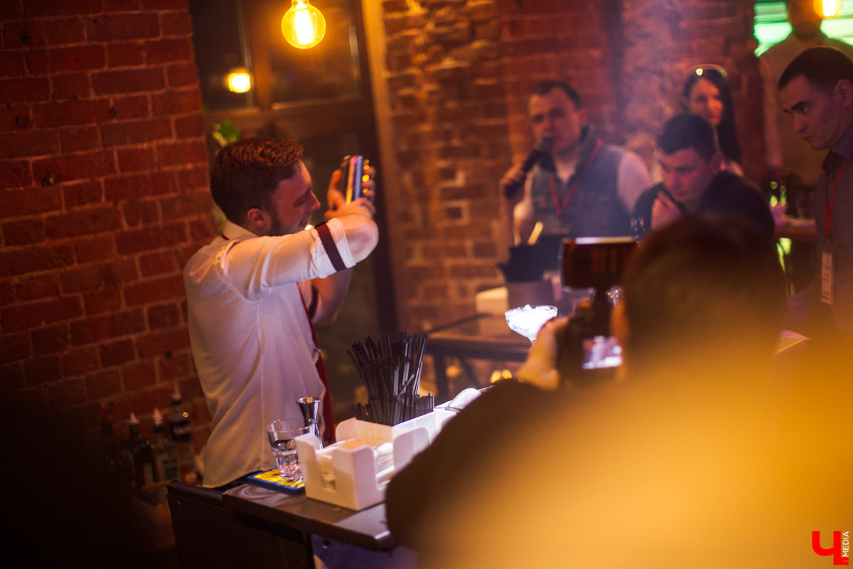 Бармен должен не только хорошо наливать и смешивать, он должен быть идеален во всем. Рассказываем, как прошло главное профессиональное состязание года, и делимся жизненной философией «того самого парня за стойкой»