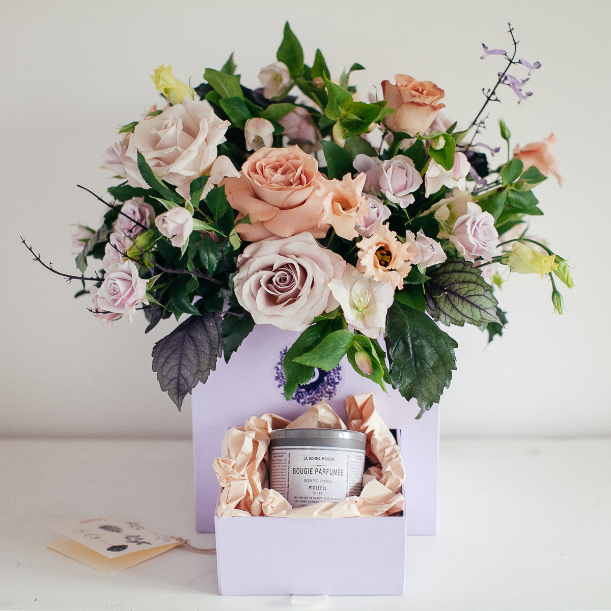 Порадовать девушку модным цветочком, который она лайкнула в «Инстаграме», легко. Рассказываем, где во Владимире обитают самые нестандартные представители флоры и их классические собратья в дизайнерском обличье