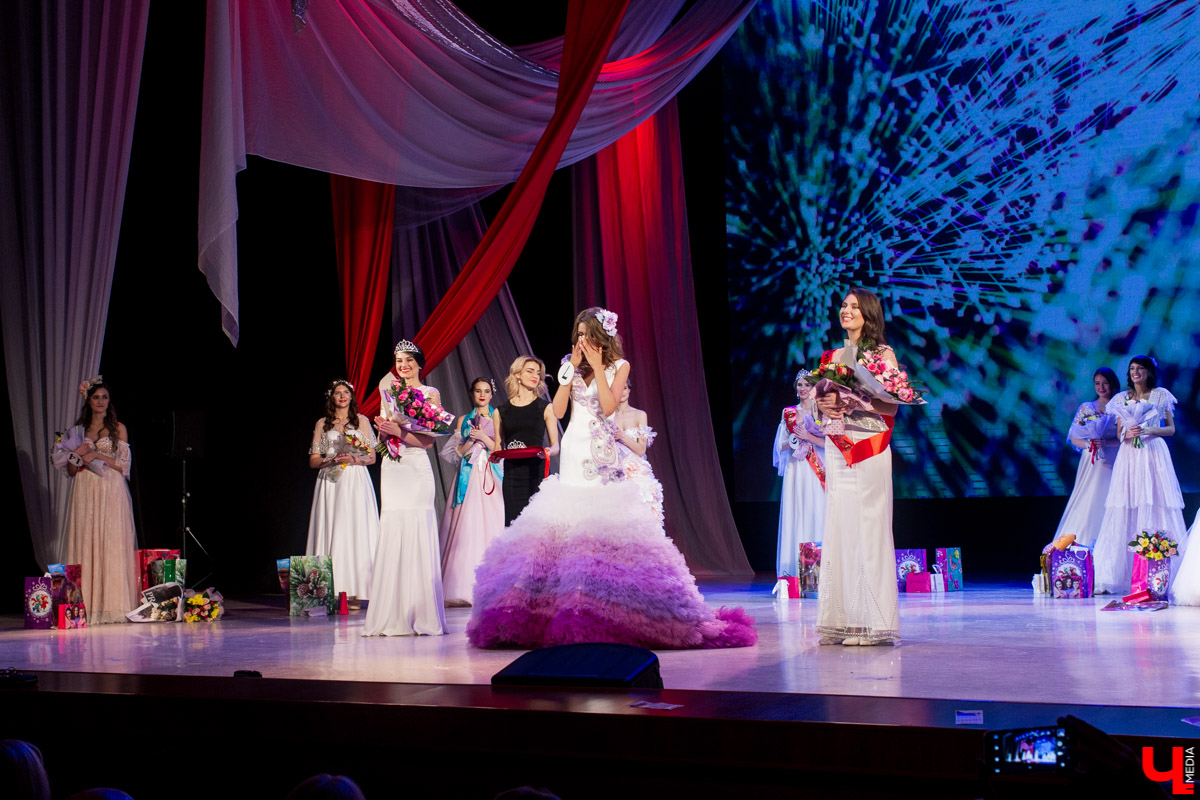 8 февраля состоялся финал конкурса «Владимирская красавица-2020». Корону победительницы получила Александра Дашкевич