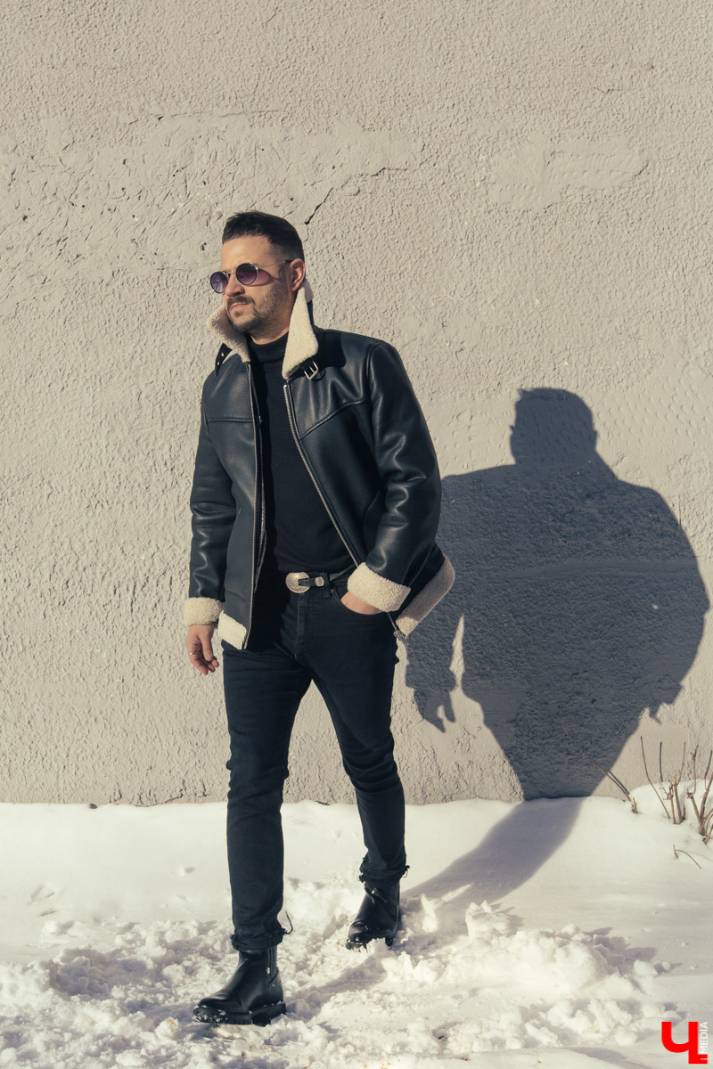 «Считаю, что любая одежда должна придавать уверенности в себе», — заявляет владимирский барбер Артур Урсаки. Молодой человек выбирает универсальные, комфортные вещи, которые выглядят стильно и сочетаются между собой