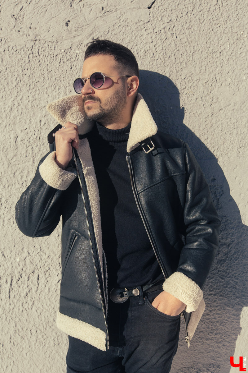 «Считаю, что любая одежда должна придавать уверенности в себе», — заявляет владимирский барбер Артур Урсаки. Молодой человек выбирает универсальные, комфортные вещи, которые выглядят стильно и сочетаются между собой