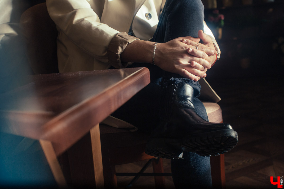 «Считаю, что любая одежда должна придавать уверенности в себе», — заявляет владимирский барбер Артур Урсаки. Молодой человек выбирает универсальные, комфортные вещи, которые выглядят стильно и сочетаются между собой