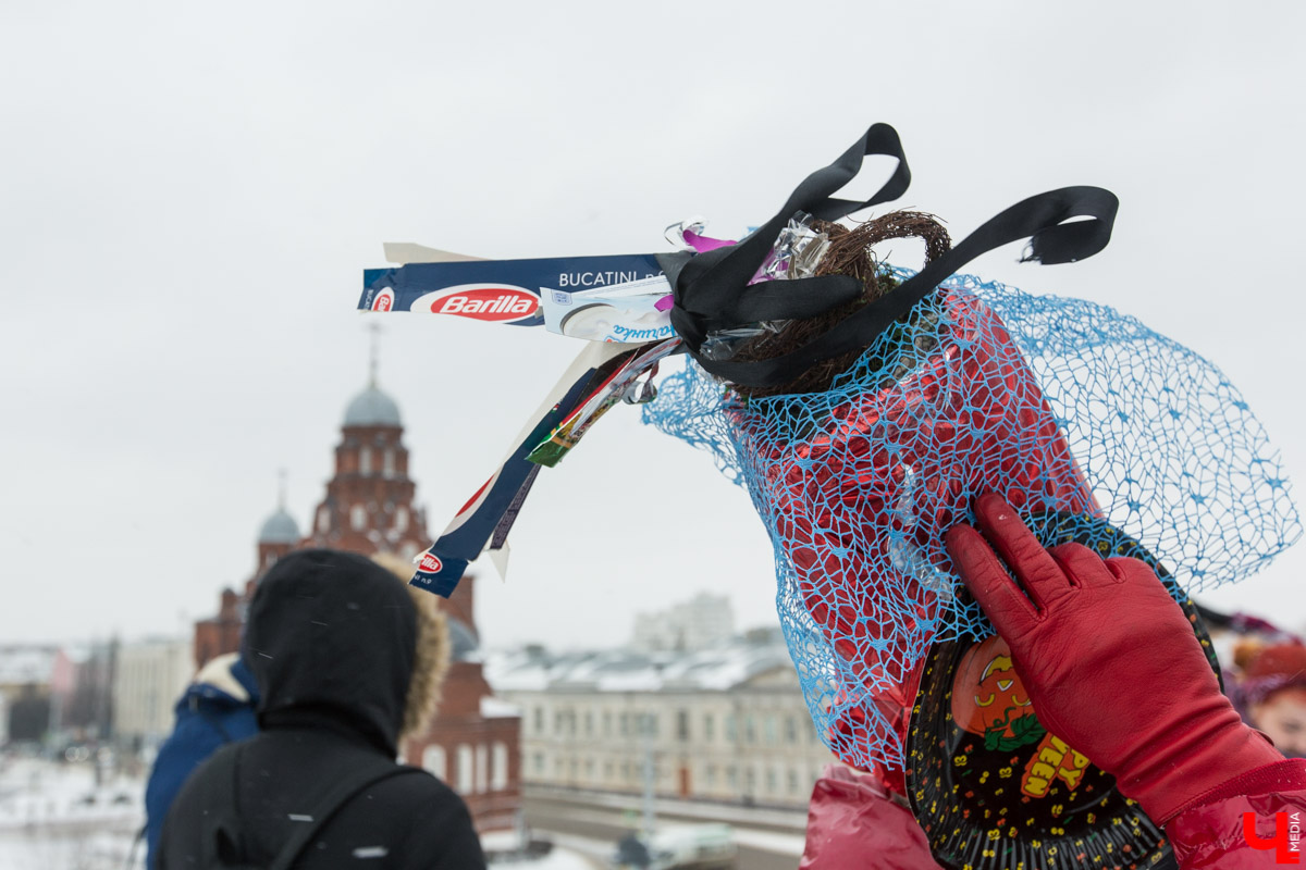 Сказ о том, как владимирцы экологическую гидру побороть решились и подарок из мусора городу преподнести