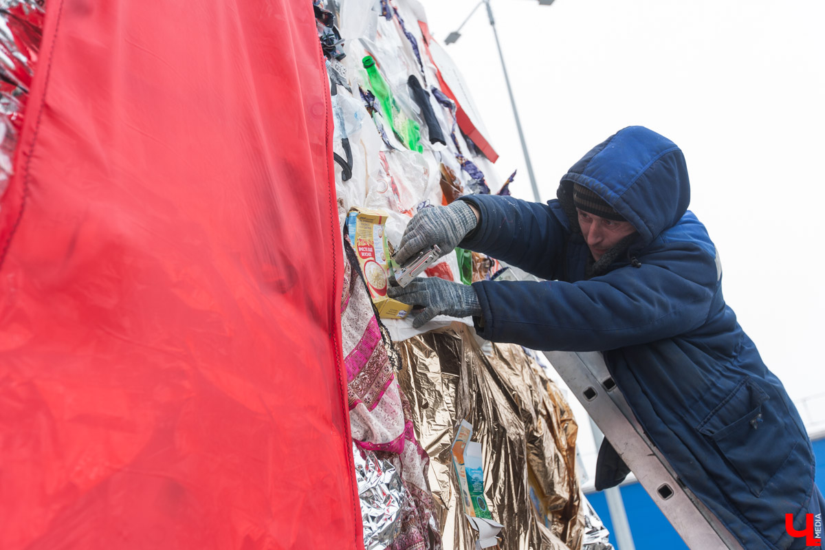 Эко-активисты не забывают о раздельном сборе мусора, даже когда владимирцы преподносят друг другу букеты и конфеты. Трэш-валентинка на Козловом валу и мусорный подарок тому пример